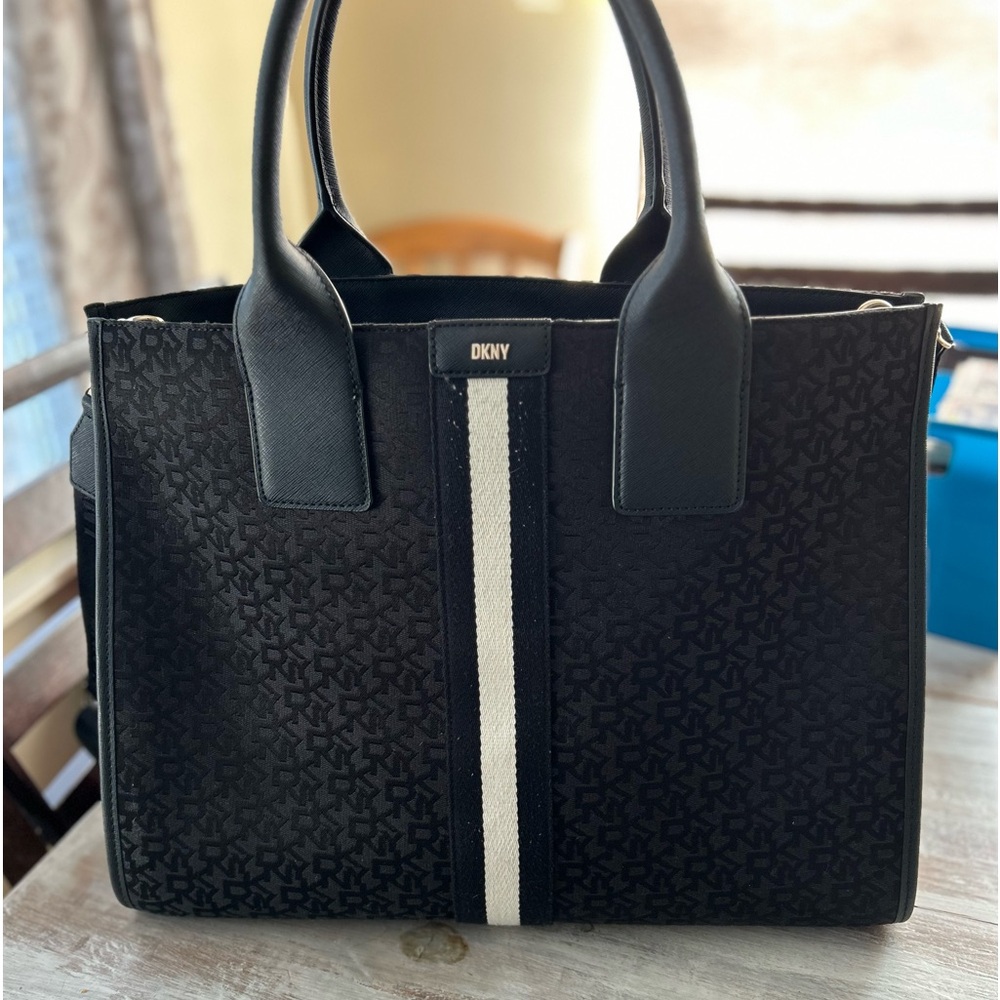 DKNY ‘Carlita' Large Logo Book Tote